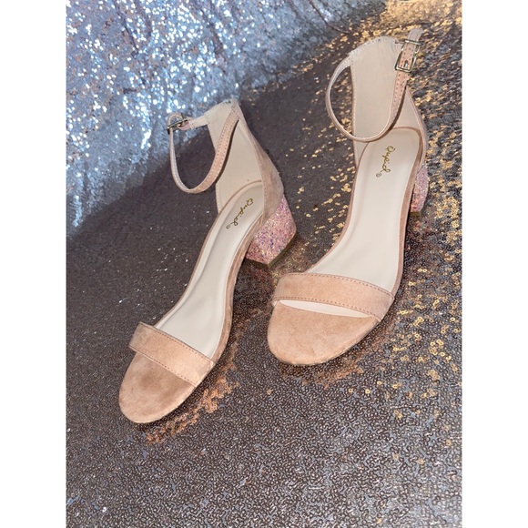 ‼️SOLD‼️ Blush Suede Sandals - Picture 2 of 5